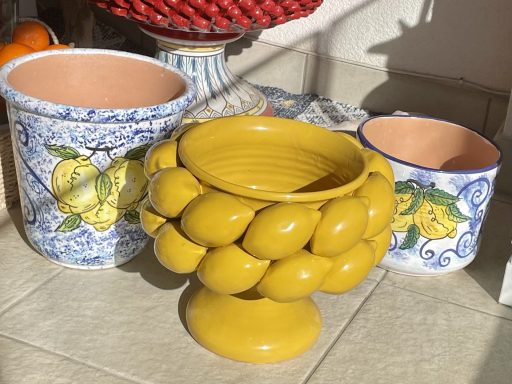 Übertpüf Limoni mit Fuß